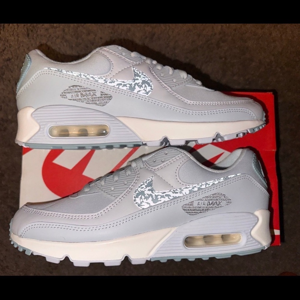 Nike Air Max 90 - Brand New!